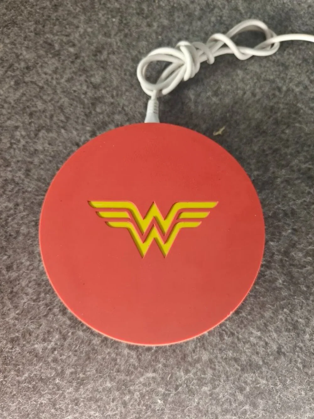 TYLT Wireless Charger PREOWNED Wonder Woman 10W Fast Charge USB Pad